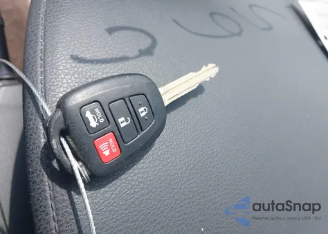 2015 Toyota Corolla S Plus z USA, uszkodzony, nr VIN 2T1BURHE9FC266651